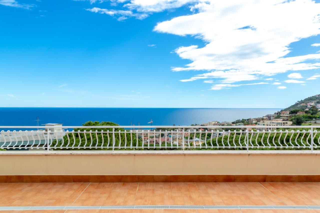 168B - La Terrazza Sul Mare, Casa A 10 Minuti Da Spiaggia, Parcheggio Privato Gratis Санремо Екстер'єр фото