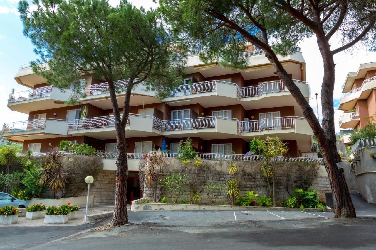 168B - La Terrazza Sul Mare, Casa A 10 Minuti Da Spiaggia, Parcheggio Privato Gratis Санремо Екстер'єр фото